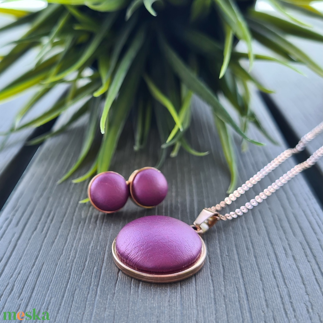Metál fukszia - rosegold nemesacél medálos nyaklánc és fülbevaló szett - ékszer - nyaklánc - medálos nyaklánc - Meska.hu Metál fukszia - rosegold nemesacél medálos nyaklánc és fülbevaló szett - ékszer - nyaklánc - medálos nyaklánc - Meska.hu