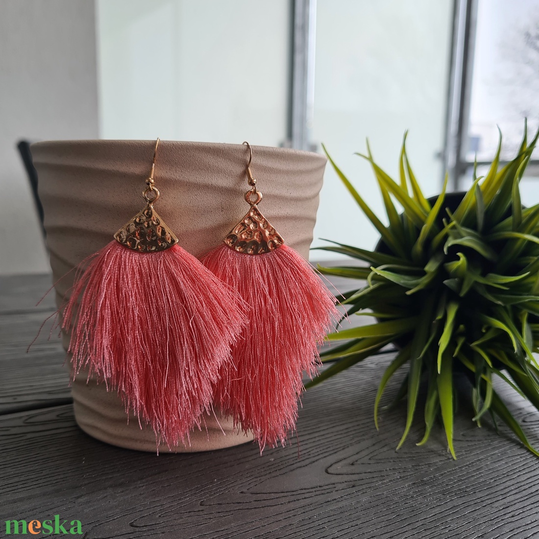 Halvány pink selyem rojt fülbevaló - ékszer - fülbevaló - rojtos fülbevaló - Meska.hu Halvány pink selyem rojt fülbevaló - ékszer - fülbevaló - rojtos fülbevaló - Meska.hu