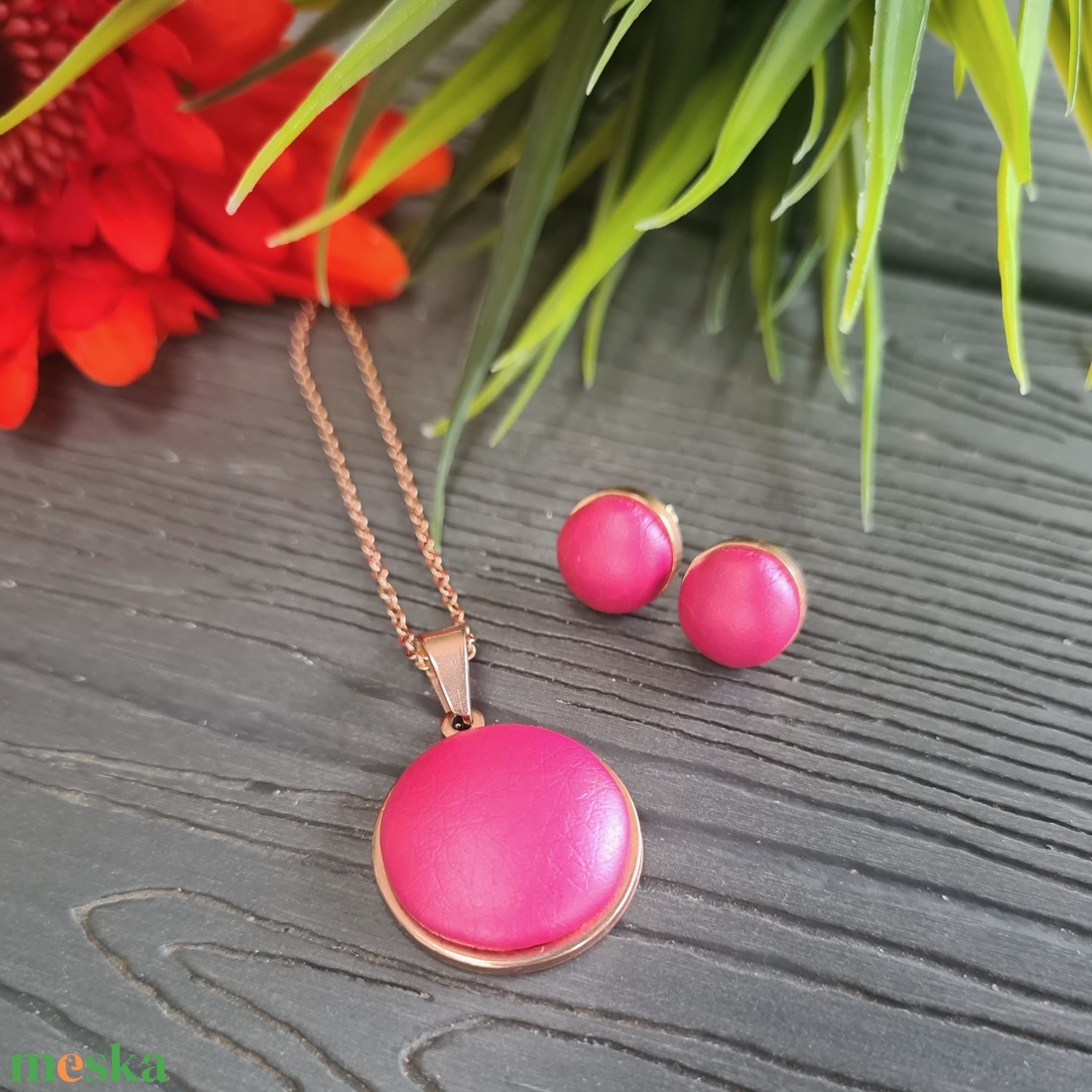 Metál pink - rosegold nemesacél medálos nyaklánc és fülbevaló szett - ékszer - ékszerszett - Meska.hu Metál pink - rosegold nemesacél medálos nyaklánc és fülbevaló szett - ékszer - ékszerszett - Meska.hu