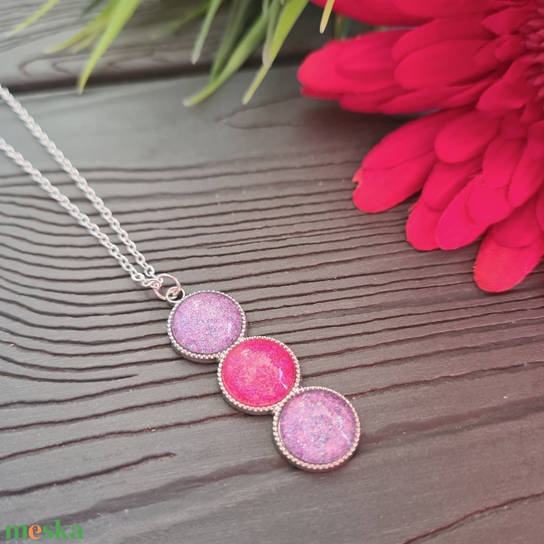 Csillogó világos lila - csillogó magenta pöttyök nyaklánc - ékszer - nyaklánc - medálos nyaklánc - Meska.hu Csillogó világos lila - csillogó magenta pöttyök nyaklánc - ékszer - nyaklánc - medálos nyaklánc - Meska.hu