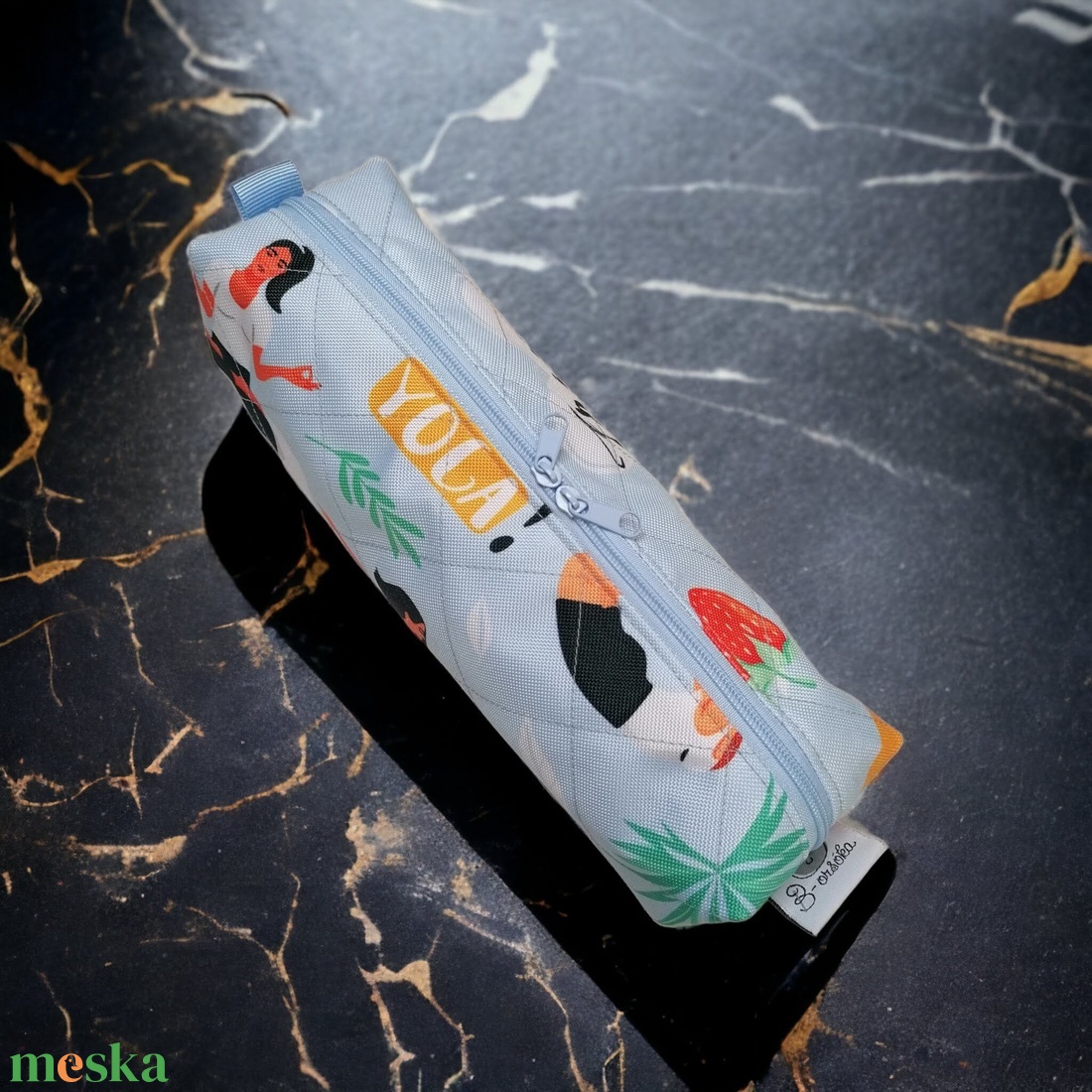 Tolltartó / neszesszer vízálló poliészterből - jóga - otthon & életmód - papír, írószer - tolltartó & ceruzatekercs - Meska.hu