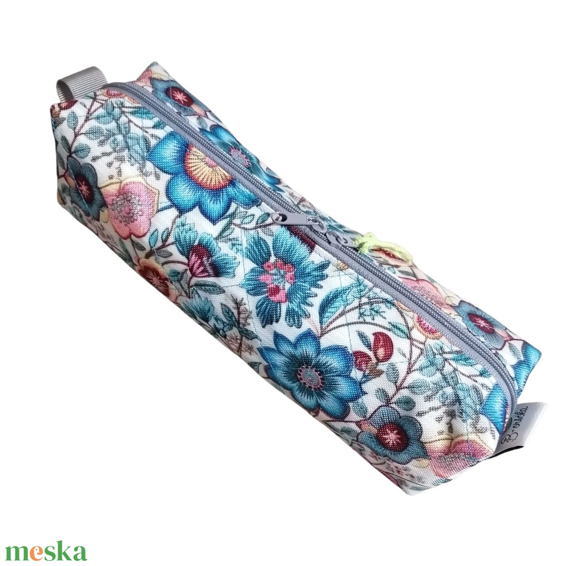 Tolltartó / neszesszer vízálló poliészterből - virág - otthon & életmód - papír, írószer - tolltartó & ceruzatekercs - Meska.hu