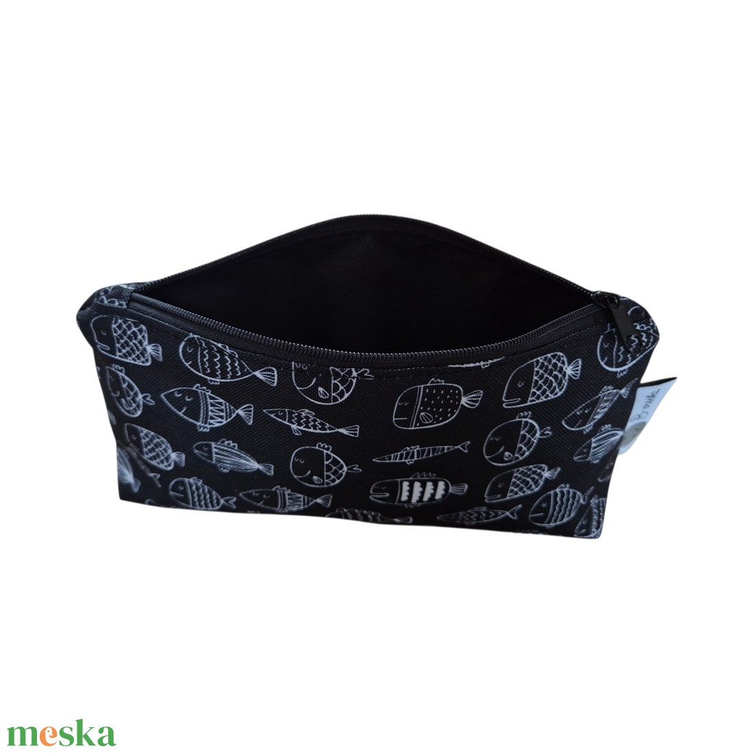 Neszesszer vízálló poliészterből - fekete halak - táska & tok - neszesszer - Meska.hu
