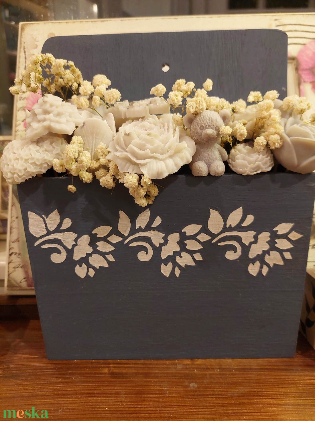 Felakasztható illatos virágdekor - otthon & életmód - virágdekoráció - virágok - virágbox - Meska.hu