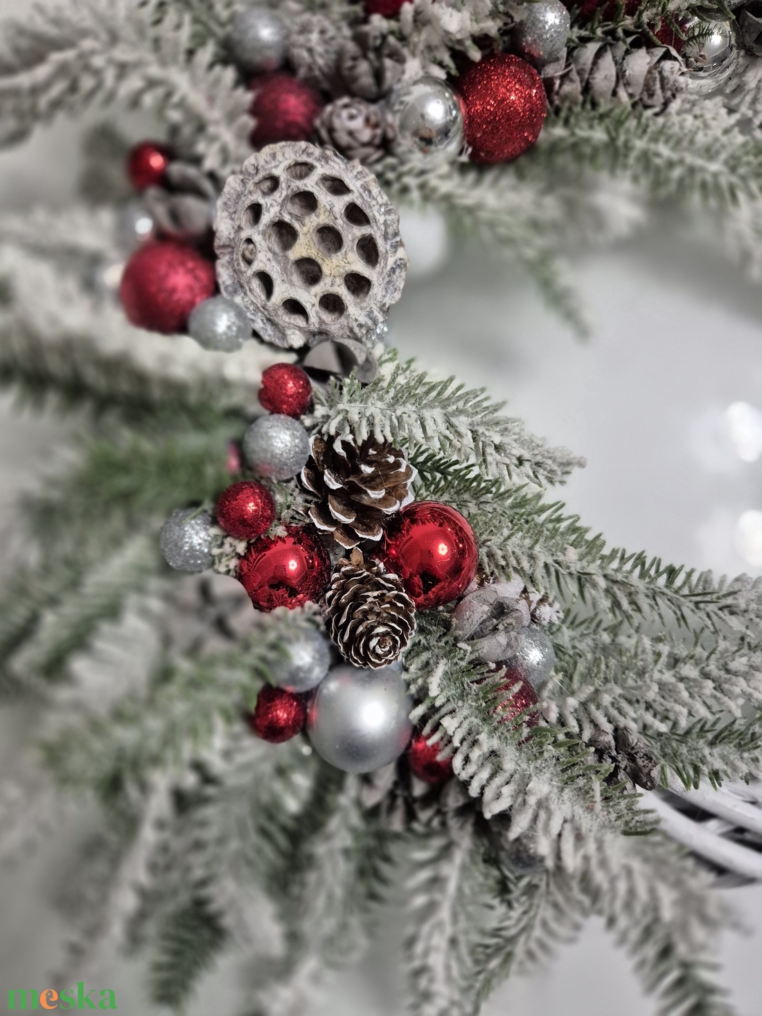 Havas téli kopogtató � fehér, piros és ezüst harmónia - karácsony - adventi díszek - adventi ajtódísz - Meska.hu
