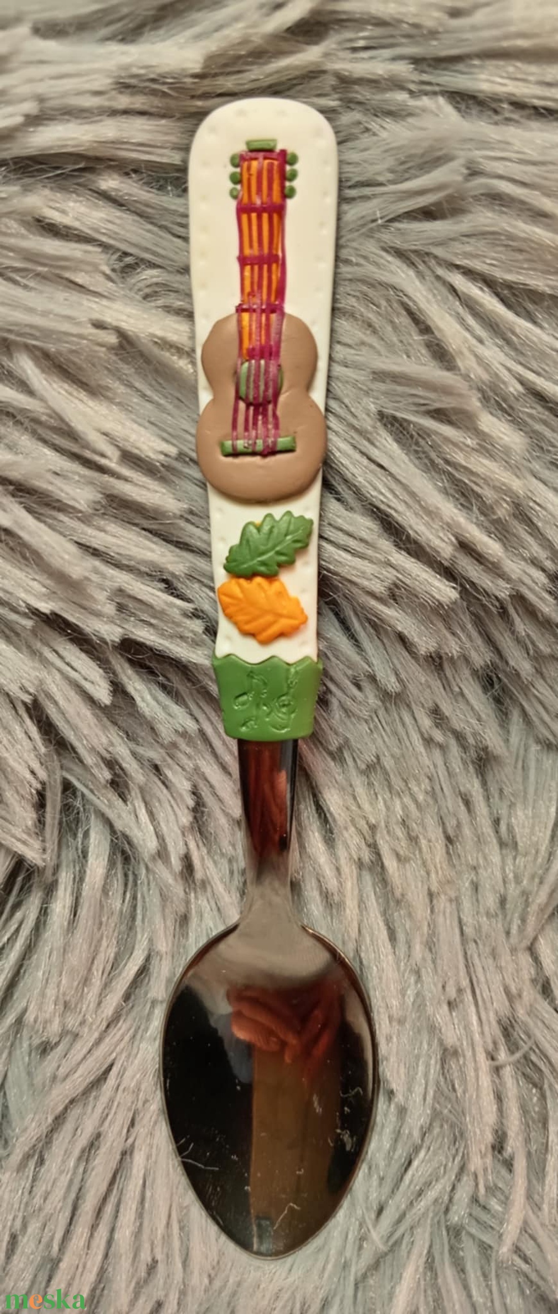 Gitáros kiskanál - kellékek & szerszámok - gyurma - kiégethető gyurma - Meska.hu