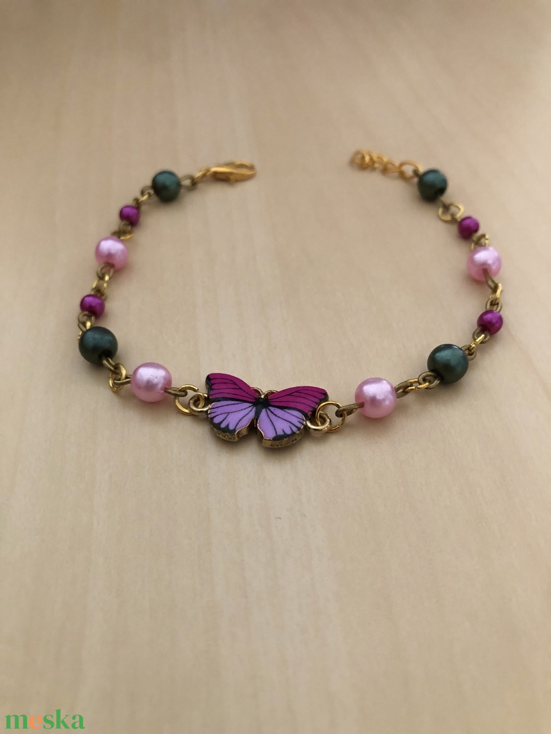 Butterfly 001 - ékszer - karkötő - charm karkötő - Meska.hu