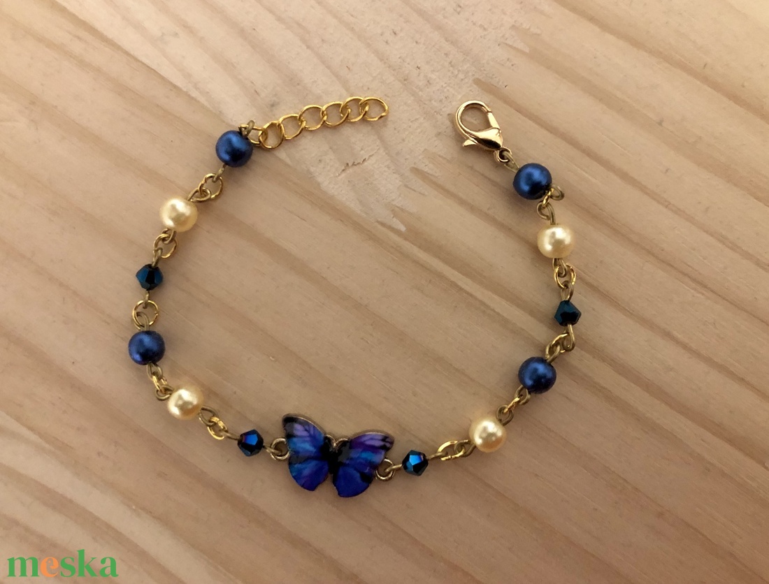 Butterfly 002 - ékszer - karkötő - charm karkötő - Meska.hu