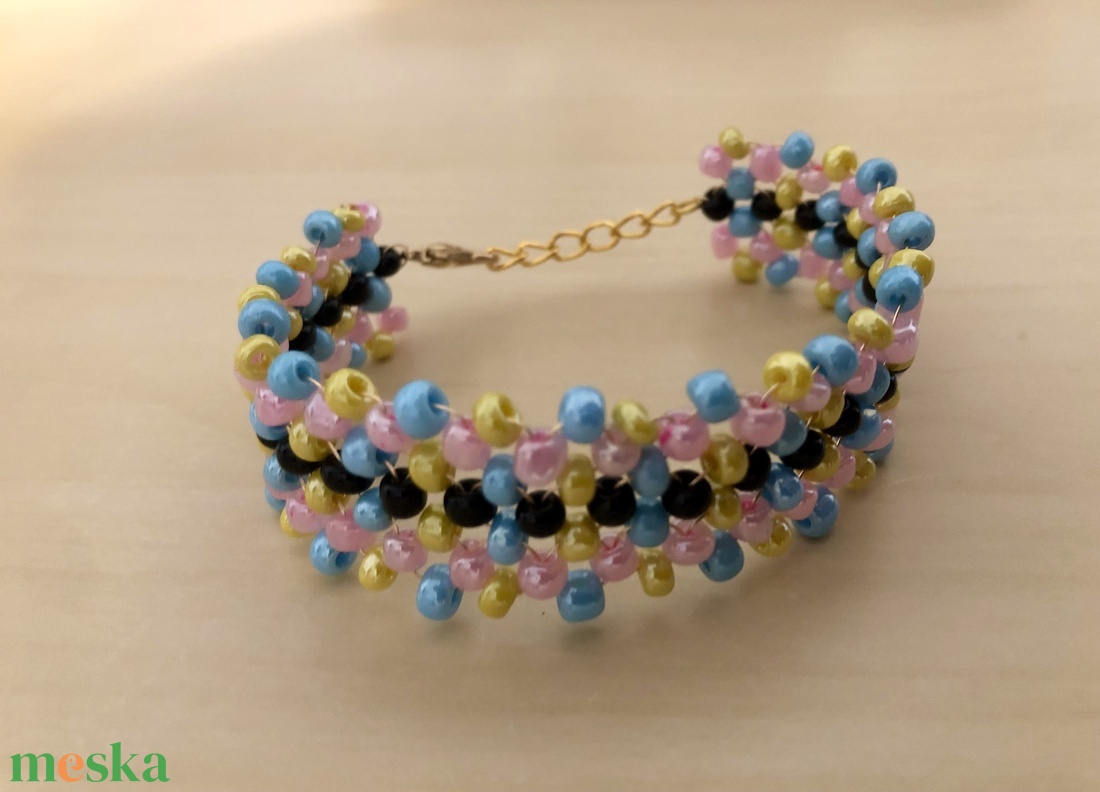 CandyCane 001 - ékszer - karkötő - gyöngyös karkötő - Meska.hu