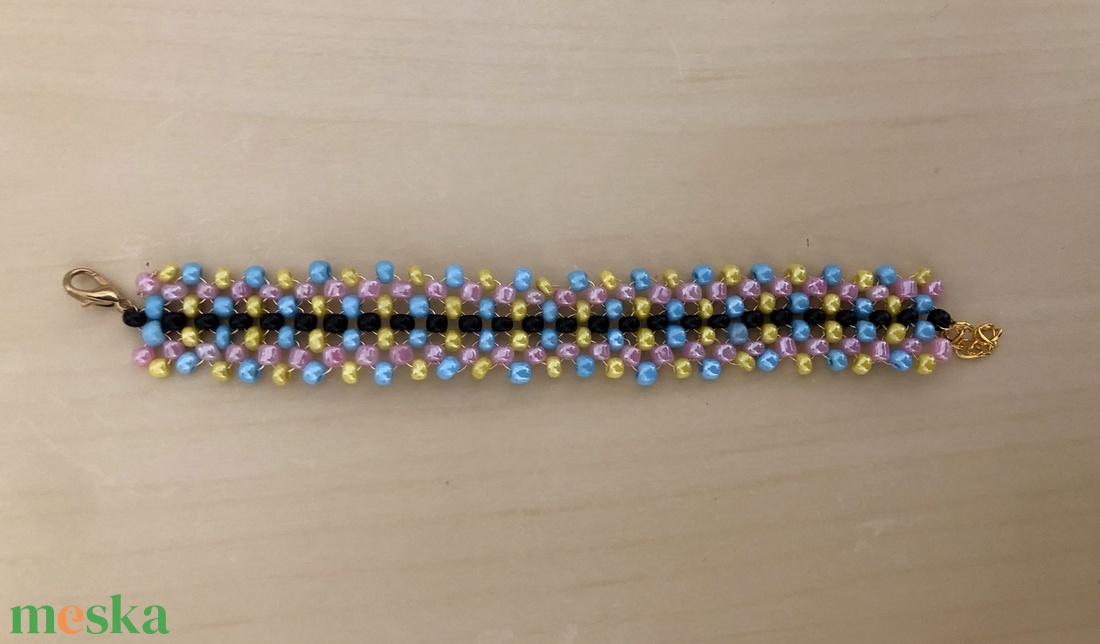 CandyCane 001 - ékszer - karkötő - gyöngyös karkötő - Meska.hu