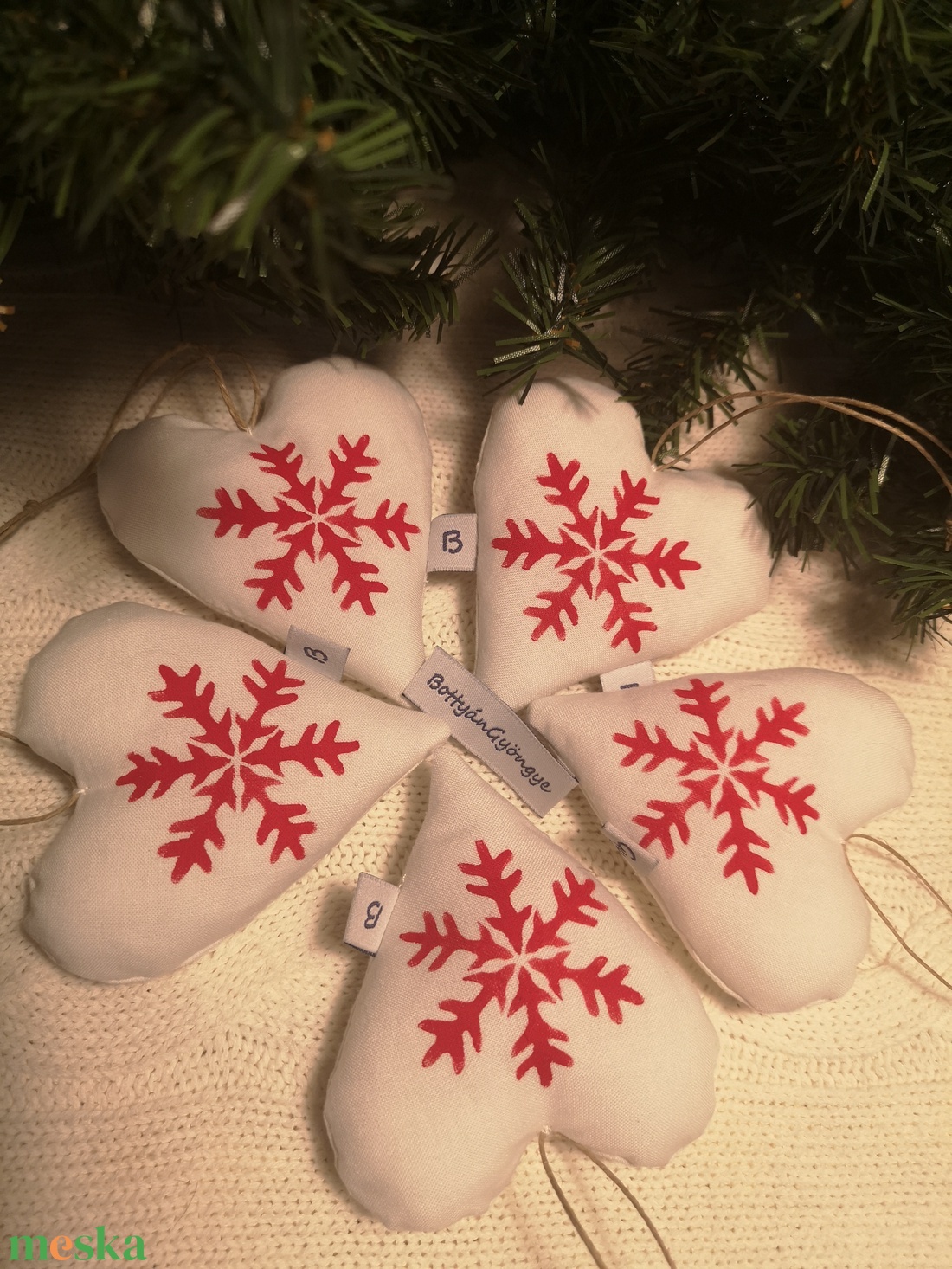 Karácsonyi hópelyhes szívek - nagy - karácsony - karácsonyi lakásdekoráció - karácsonyfadíszek - Meska.hu