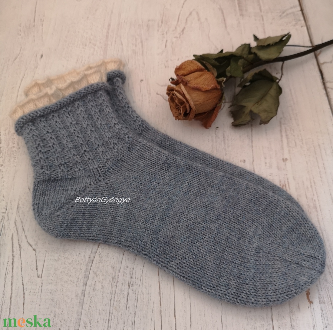Fodros kötött zokni - kék - ruha & divat - cipő & papucs - zokni - Meska.hu