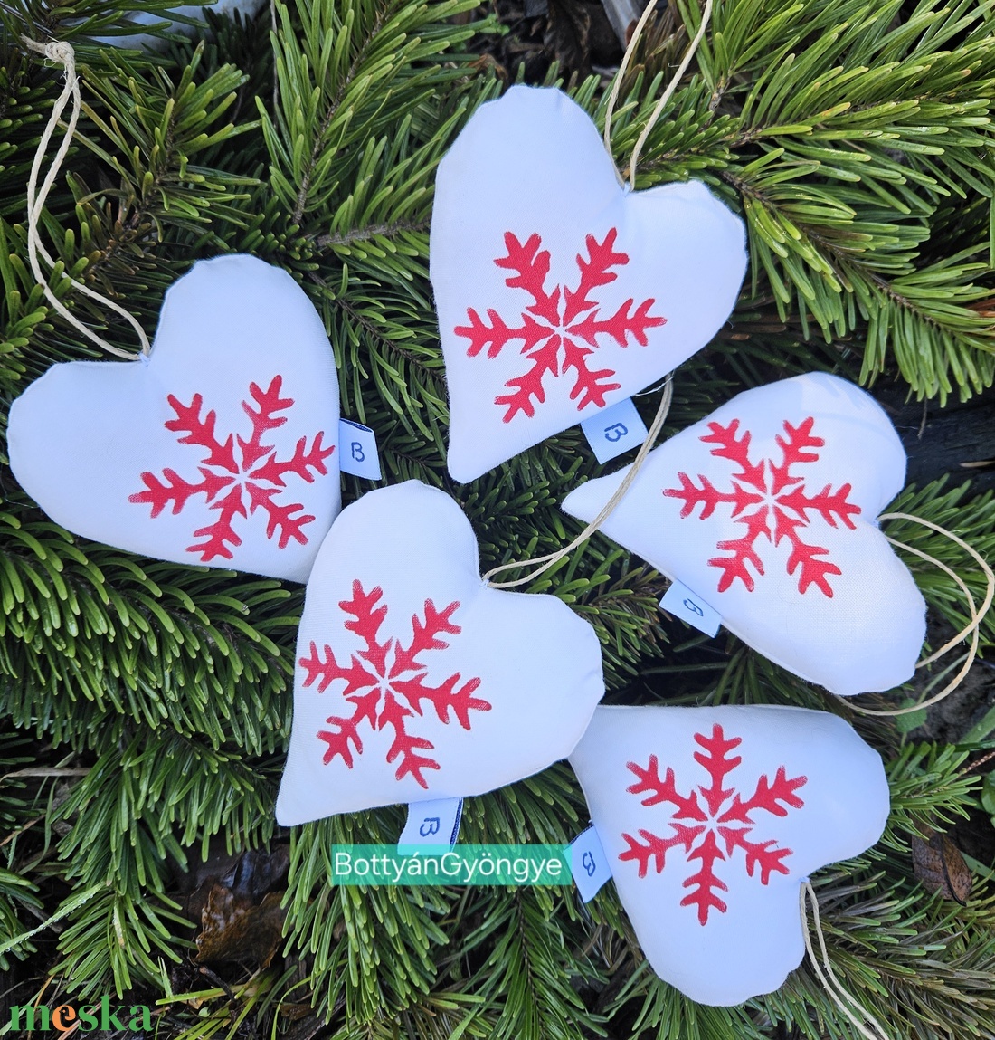 Karácsonyi hópelyhes szívek - nagy - karácsony - karácsonyi lakásdekoráció - karácsonyfadíszek - Meska.hu