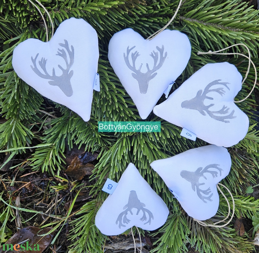 Karácsonyi szarvas fejes szívek - nagy - karácsony - karácsonyi lakásdekoráció - karácsonyi lakásdíszek - Meska.hu