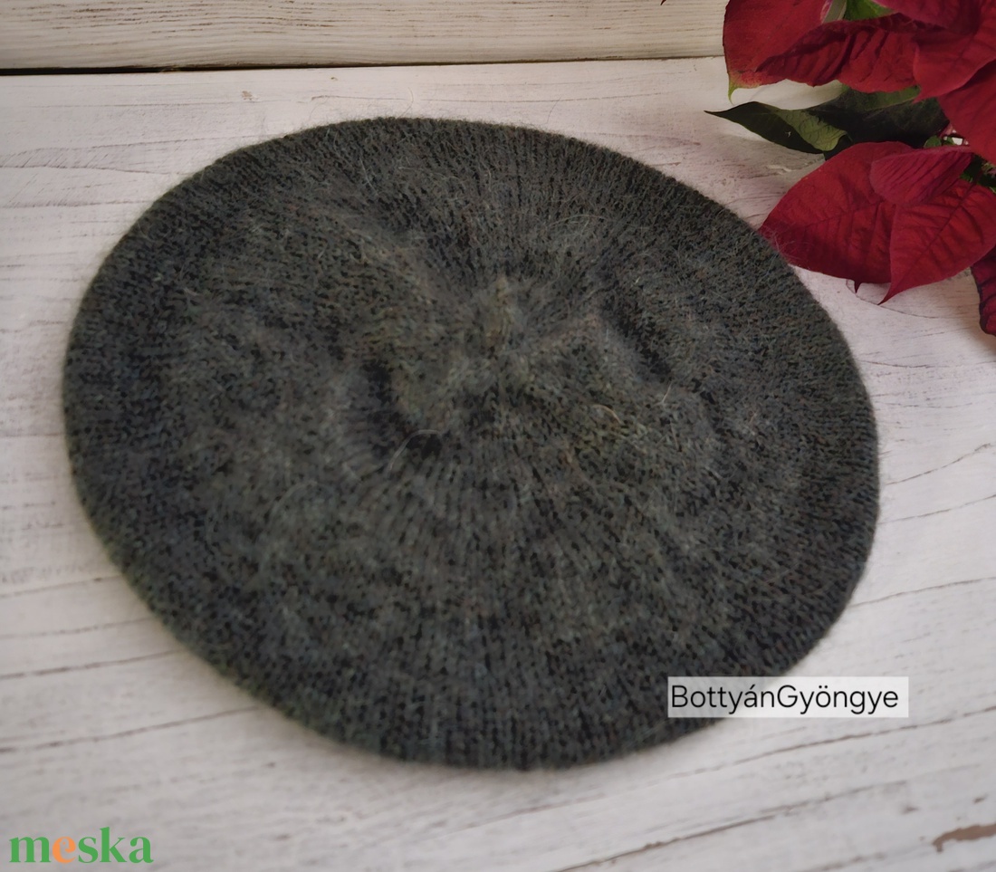 Barett sapka, vagy svájci sapka - ruha & divat - sál, sapka, kendő - sapka - Meska.hu