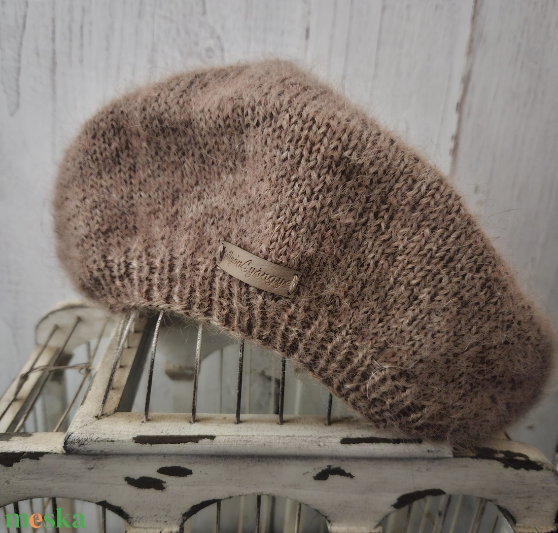 Barett sapka, vagy svájci sapka - ruha & divat - sál, sapka, kendő - sapka - Meska.hu