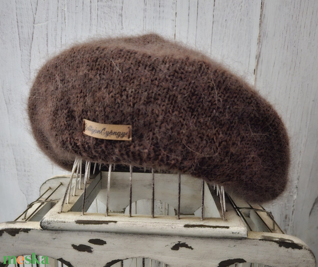 Barett sapka, vagy svájci sapka - ruha & divat - sál, sapka, kendő - sapka - Meska.hu