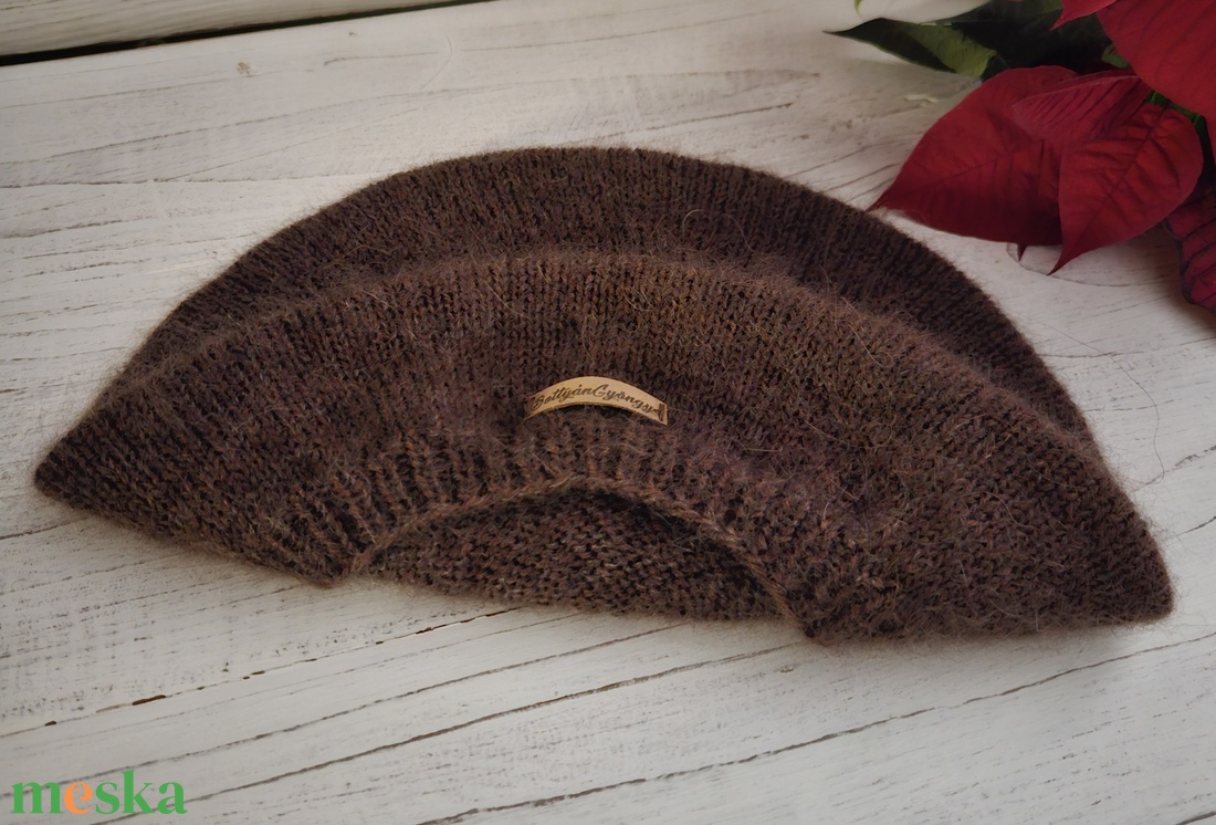 Barett sapka, vagy svájci sapka - ruha & divat - sál, sapka, kendő - sapka - Meska.hu