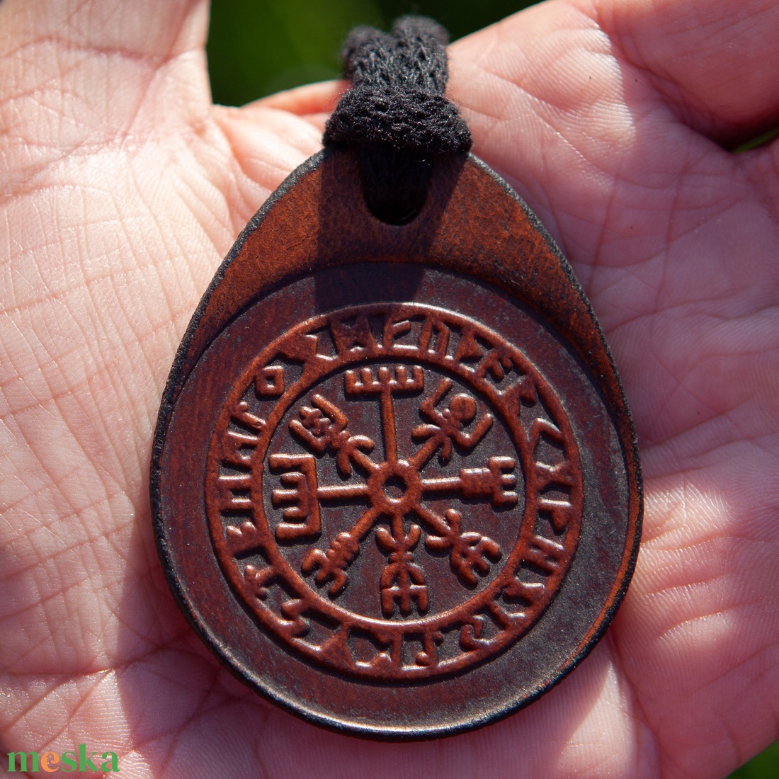 Vegvisir bőr medál - Viking stílus - táska & tok - kulcstartó & táskadísz - kulcstartó - Meska.hu Vegvisir bőr medál - Viking stílus - táska & tok - kulcstartó & táskadísz - kulcstartó - Meska.hu