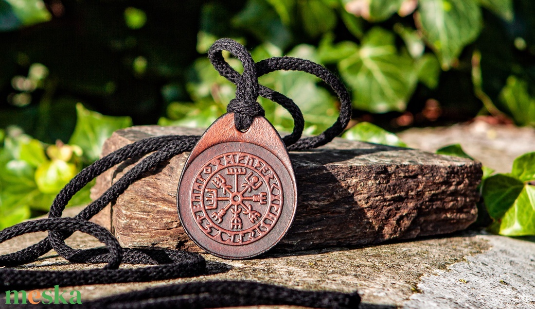 Vegvisir bőr medál - Viking stílus - táska & tok - kulcstartó & táskadísz - kulcstartó - Meska.hu Vegvisir bőr medál - Viking stílus - táska & tok - kulcstartó & táskadísz - kulcstartó - Meska.hu
