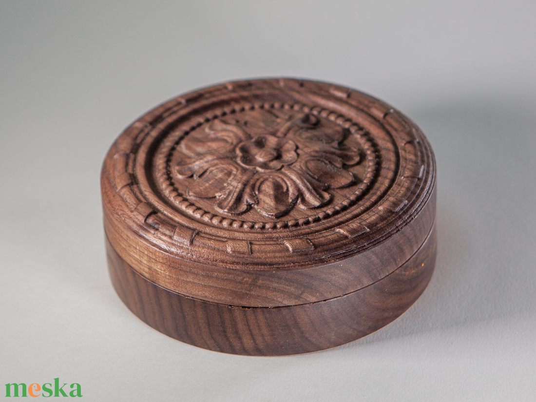Ornamentikus amerikai dió ékszeres doboz - ékszer - ékszertartó - ékszerdoboz - Meska.hu