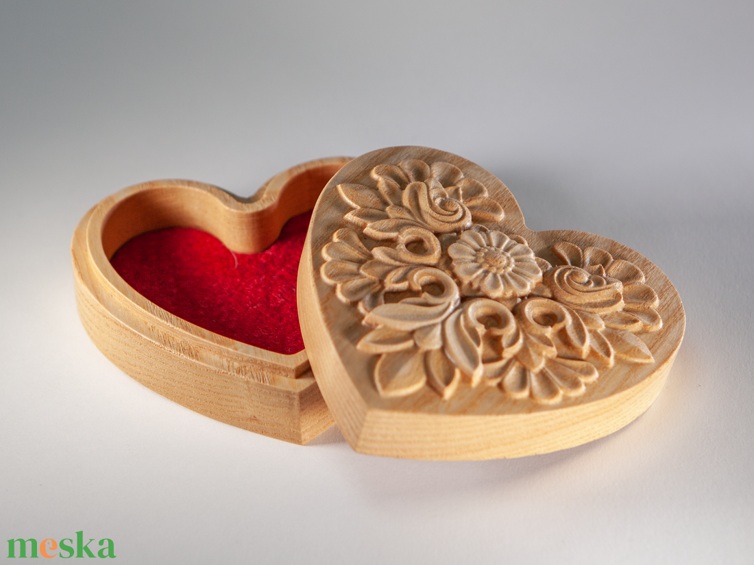 Szív alakú, kőrisfából készült ékszeres doboz - ékszer - ékszertartó - ékszerdoboz - Meska.hu Szív alakú, kőrisfából készült ékszeres doboz - ékszer - ékszertartó - ékszerdoboz - Meska.hu