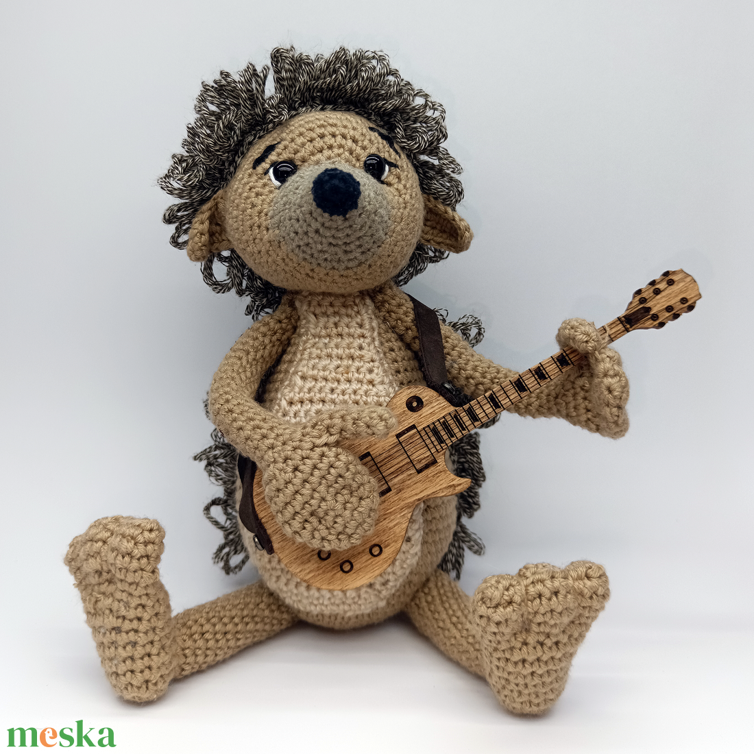 Egy kis tüskés süni, gitárral kezében - játék & sport - plüssállat & játékfigura - más figura - Meska.hu Egy kis tüskés süni, gitárral kezében - játék & sport - plüssállat & játékfigura - más figura - Meska.hu