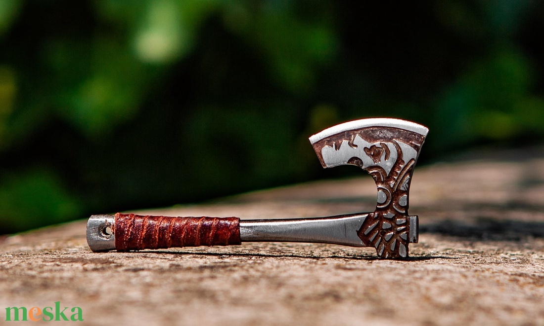 Viking mintázatú, acél mini fejsze - táska & tok - kulcstartó & táskadísz - kulcstartó - Meska.hu