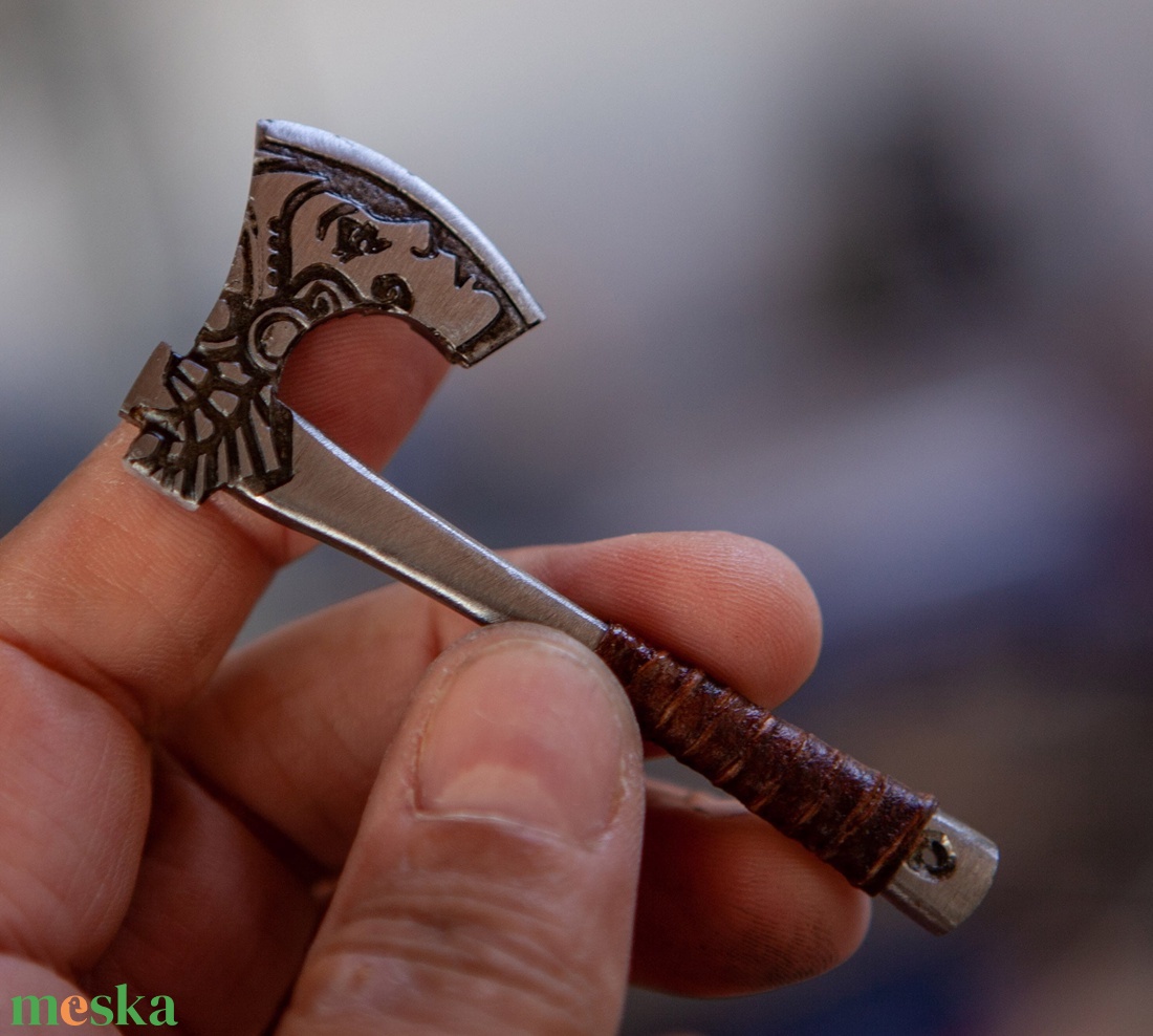 Viking mintázatú, acél mini fejsze - táska & tok - kulcstartó & táskadísz - kulcstartó - Meska.hu