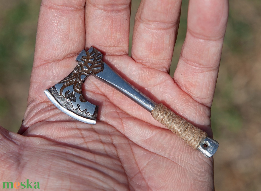 Viking mintázatú, acél mini fejsze - táska & tok - kulcstartó & táskadísz - kulcstartó - Meska.hu