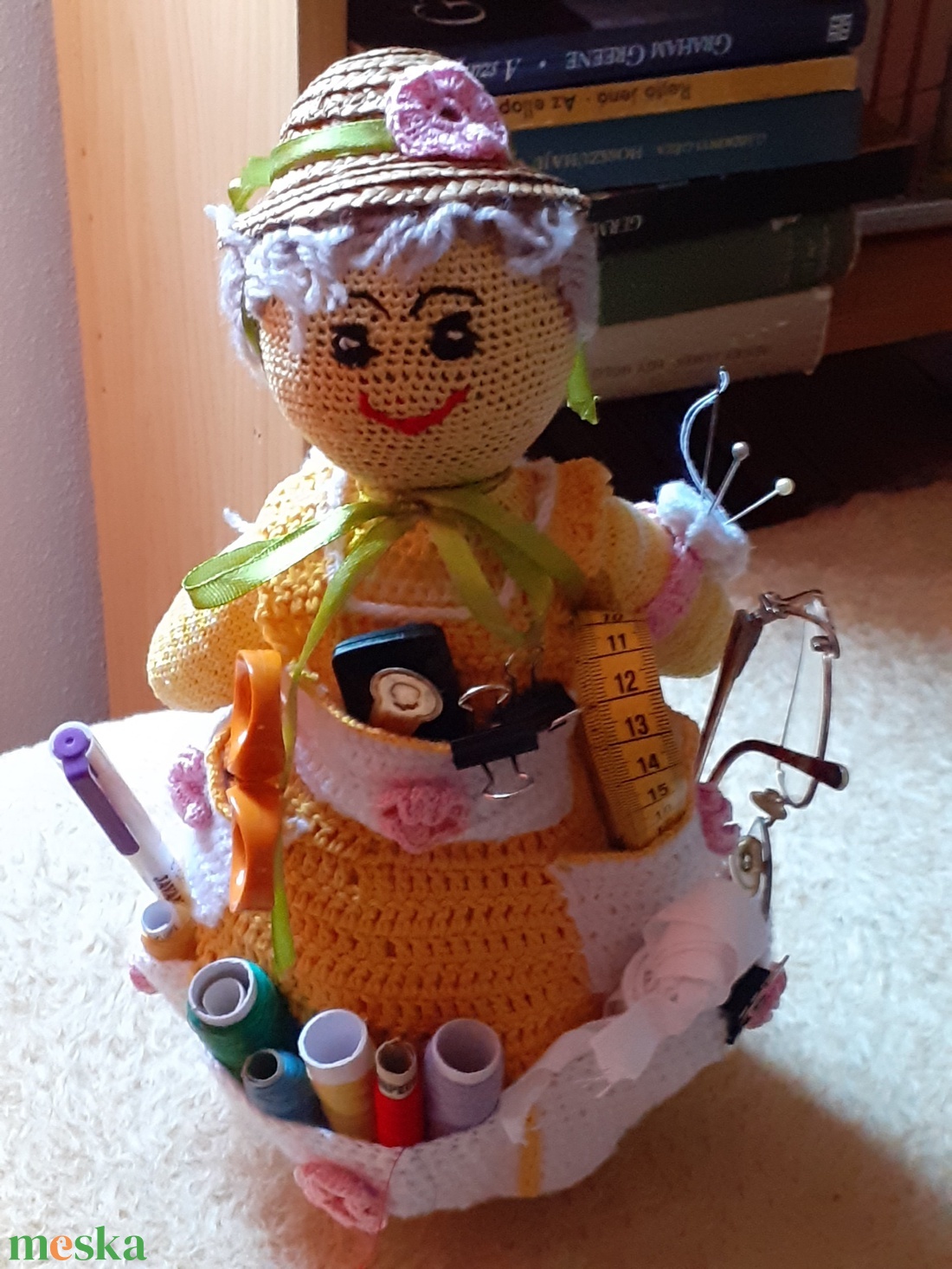 Varrós mami tárolóval - otthon & életmód - lakástextil - varrókellék - Meska.hu