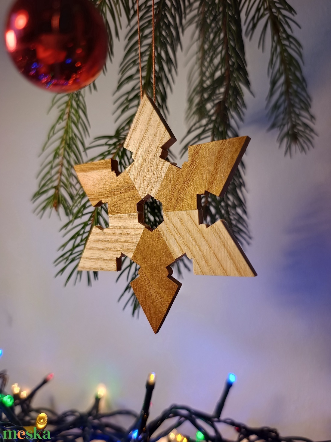 Hópehely karácsonyfadísz - dió és kőris - karácsony - karácsonyi lakásdekoráció - karácsonyfadíszek - Meska.hu