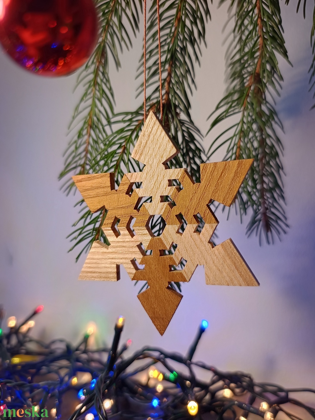 Hópehely karácsonyfadísz - dió és kőris - karácsony - karácsonyi lakásdekoráció - karácsonyfadíszek - Meska.hu