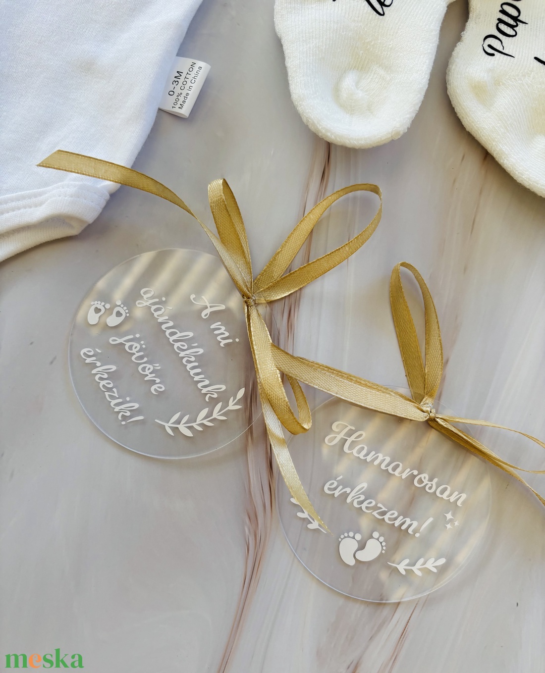 Bababejelentő szett (body, zokni, karácsonyfadísz)  - ruha & divat - babaruha & gyerekruha - body - Meska.hu Bababejelentő szett (body, zokni, karácsonyfadísz)  - ruha & divat - babaruha & gyerekruha - body - Meska.hu