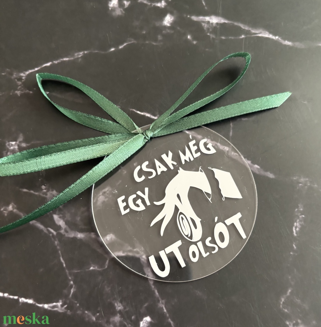 Vicces Akril Karácsonyfadísz Grinch Rajongóknak - Csak Még Egy Utolsót Bejglis Dísz - karácsony - karácsonyi lakásdekoráció - karácsonyfadíszek - Meska.hu