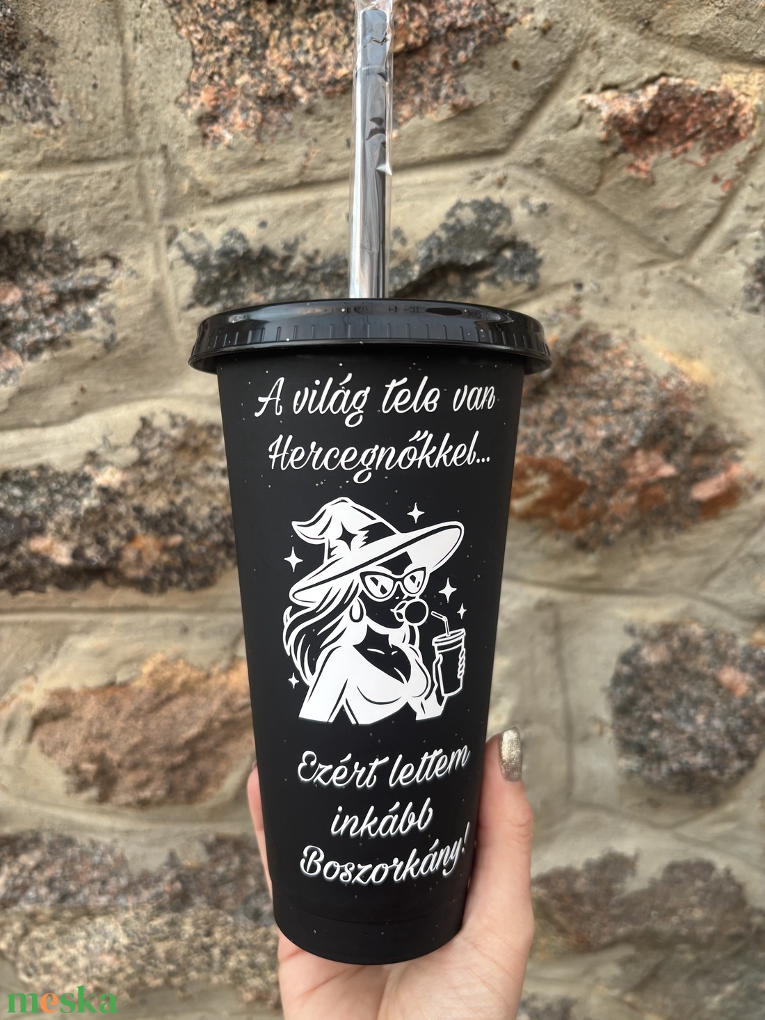 A világ tele van hercegnőkkelEzért lettem inkább boszorkány! - Vicces feliratú pohár (710 ml) - otthon & életmód - konyhafelszerelés, tálalás - tálalás - pohár - Meska.hu