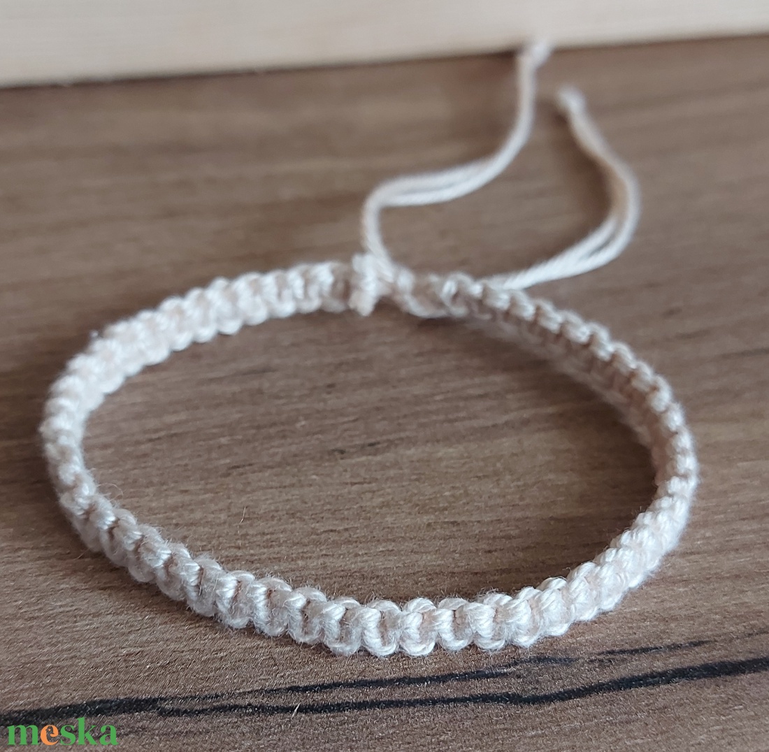 IVORY makramé karkötő - ékszer - karkötő - fonott karkötő - Meska.hu