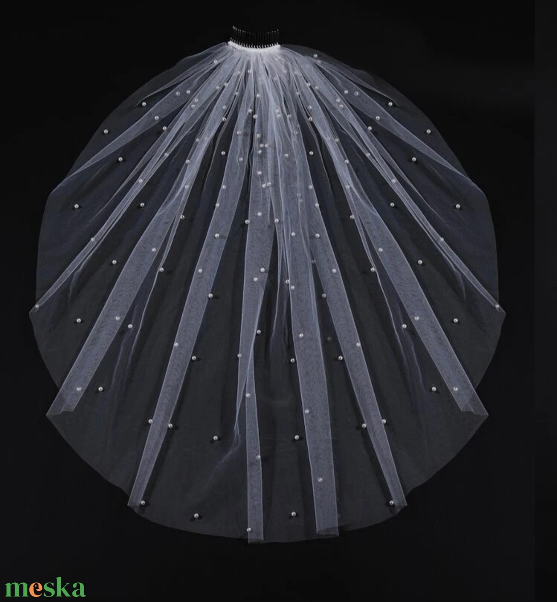 Gyöngyökkel díszitett menyasszonyi fátyol - esküvő - kiegészítők - fátyol - Meska.hu