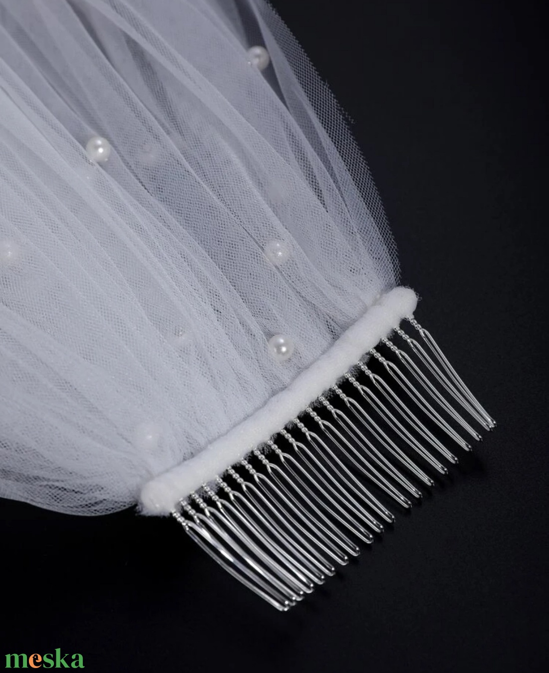 Gyöngyökkel díszitett menyasszonyi fátyol - esküvő - kiegészítők - fátyol - Meska.hu