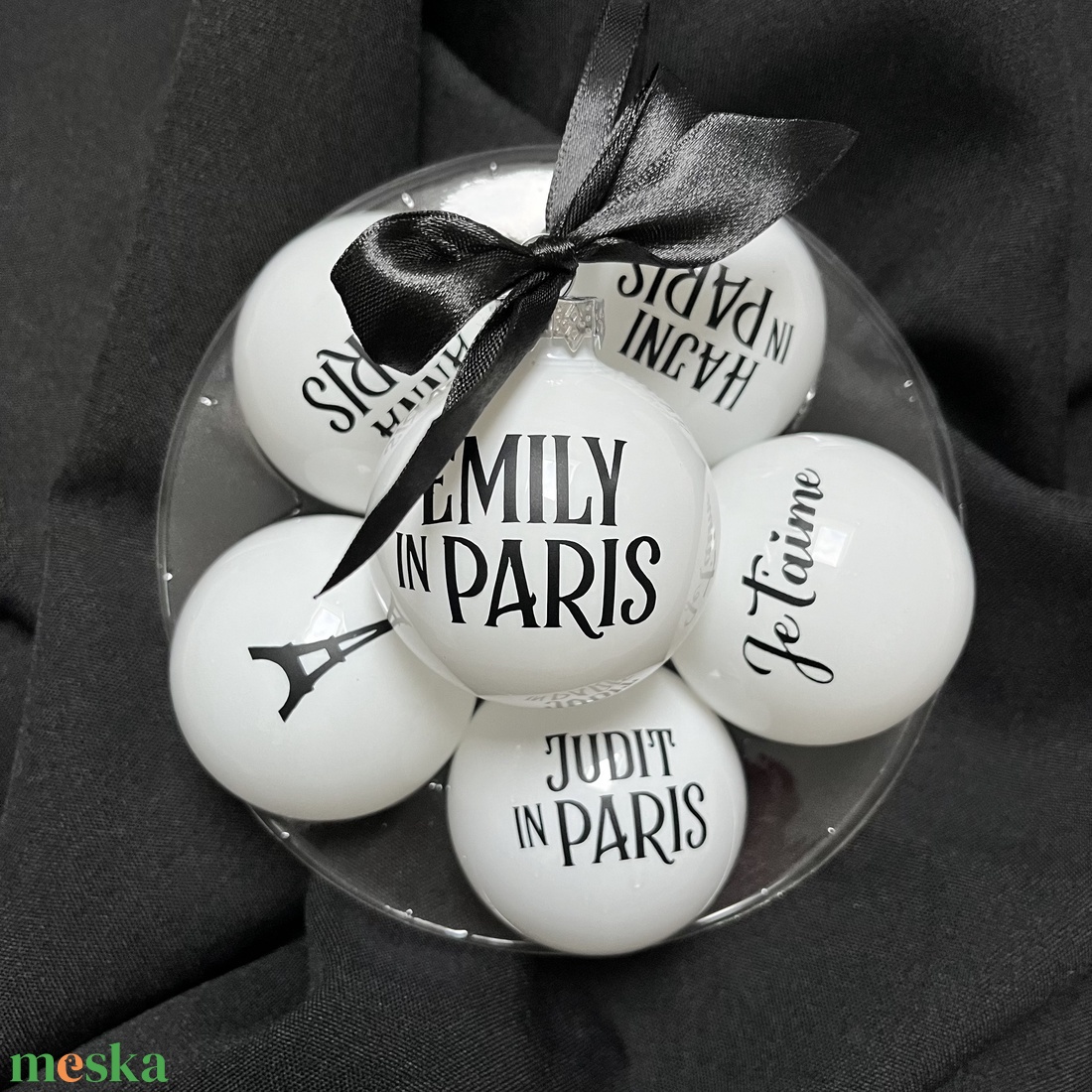 Emily Párizsban - Egyedi karácsonyi gömb - karácsony - karácsonyi lakásdekoráció - karácsonyfadíszek - Meska.hu