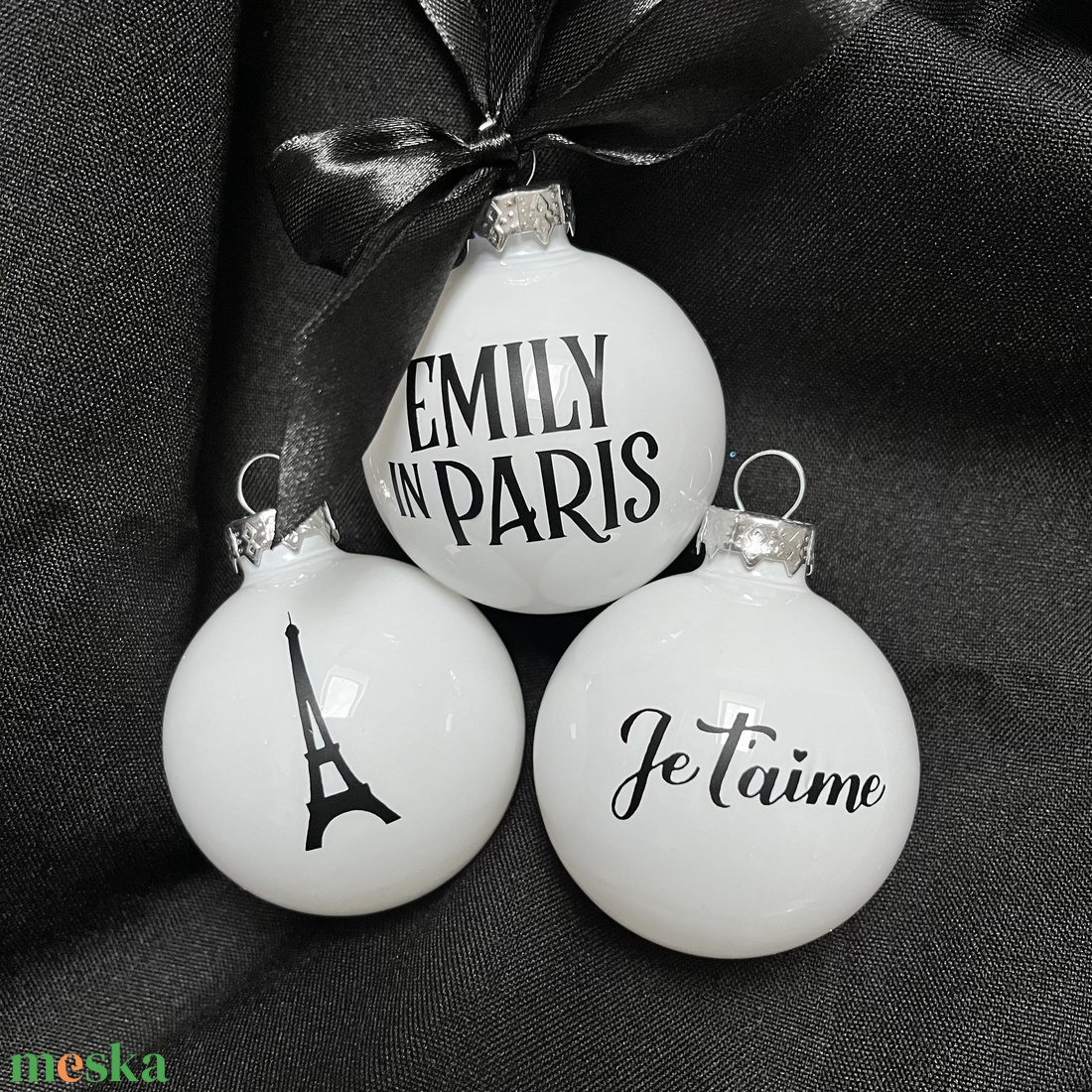 Emily Párizsban - Egyedi karácsonyi gömb - karácsony - karácsonyi lakásdekoráció - karácsonyfadíszek - Meska.hu