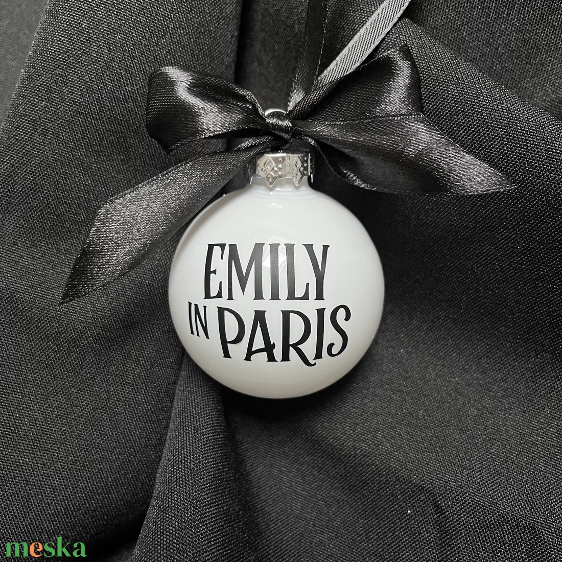 Emily Párizsban - Egyedi karácsonyi gömb - karácsony - karácsonyi lakásdekoráció - karácsonyfadíszek - Meska.hu
