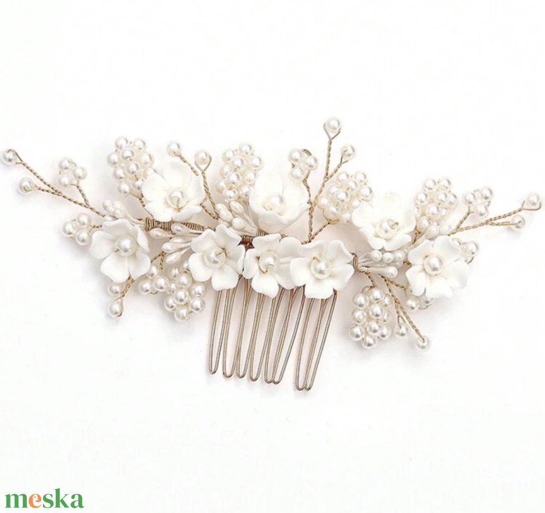 Fehér virágos menyasszonyi hajdísz - esküvő - hajdísz - fésűs hajdísz - Meska.hu