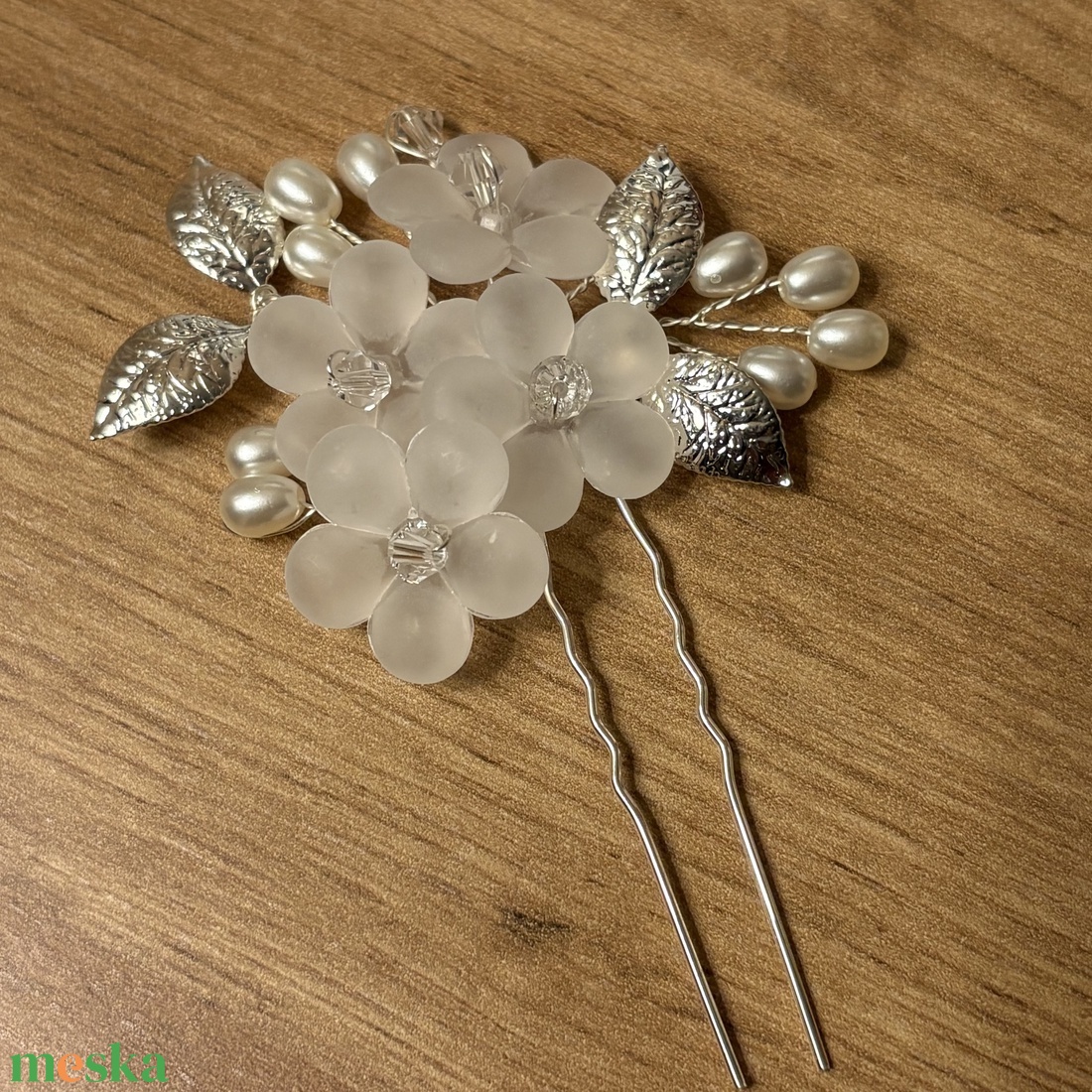 Virágos menyasszonyi hajtű - esküvő - hajdísz - hajtű - Meska.hu