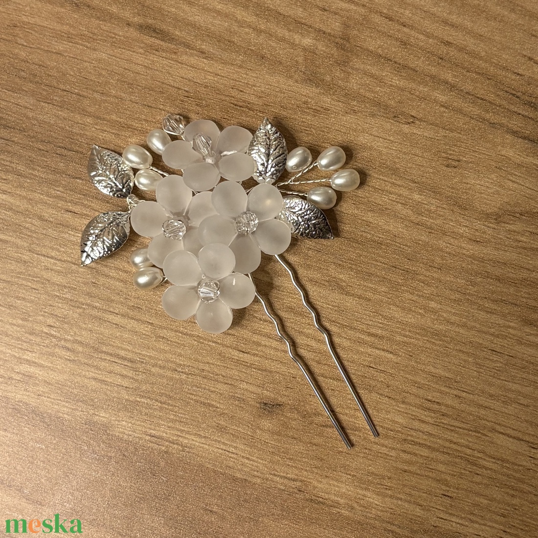 Virágos menyasszonyi hajtű - esküvő - hajdísz - hajtű - Meska.hu