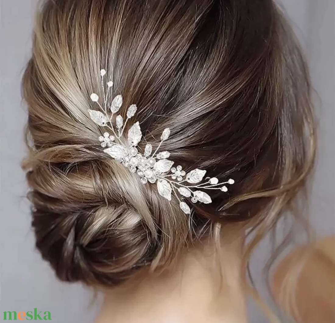 Strassz virágos menyasszonyi hajdísz - esküvő - hajdísz - fésűs hajdísz - Meska.hu