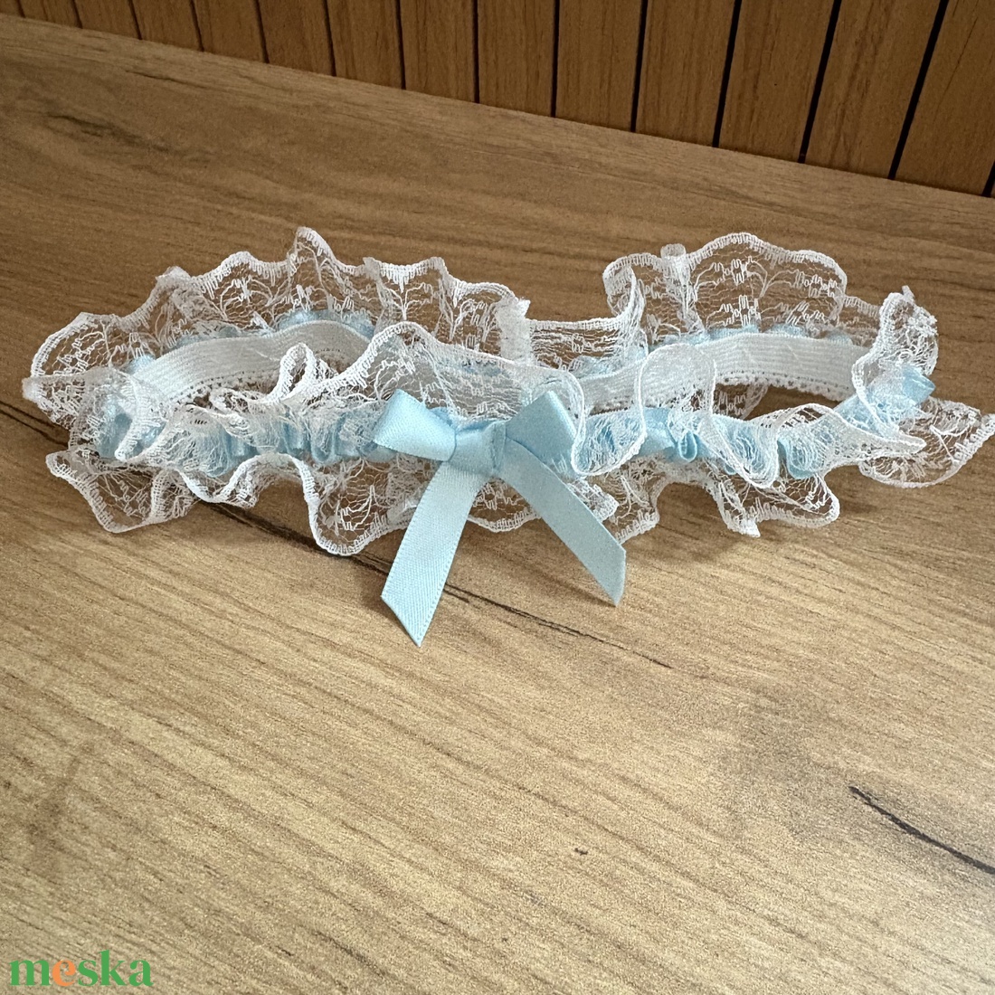 Combcsipke kék masnival - esküvő - kiegészítők - harisnyatartó & valami kék - Meska.hu