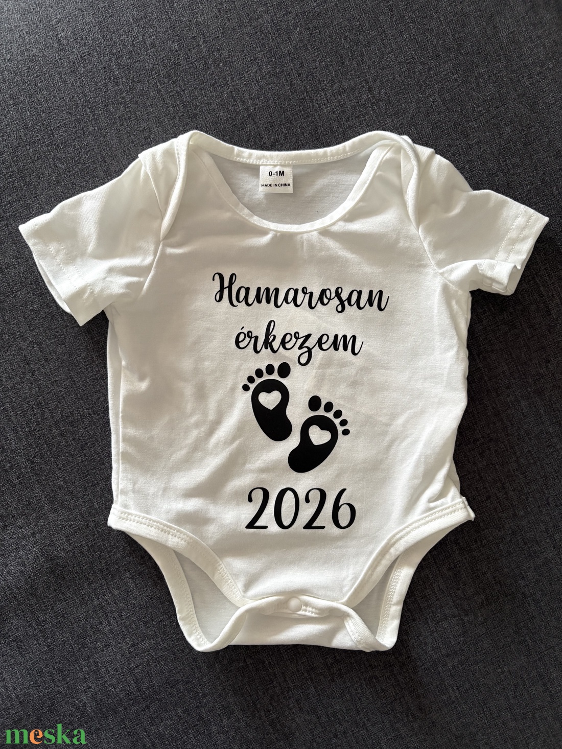 Baba body - Hamarosan érkezem  - baba - mama - babaemlékek - bababejelentők - Meska.hu