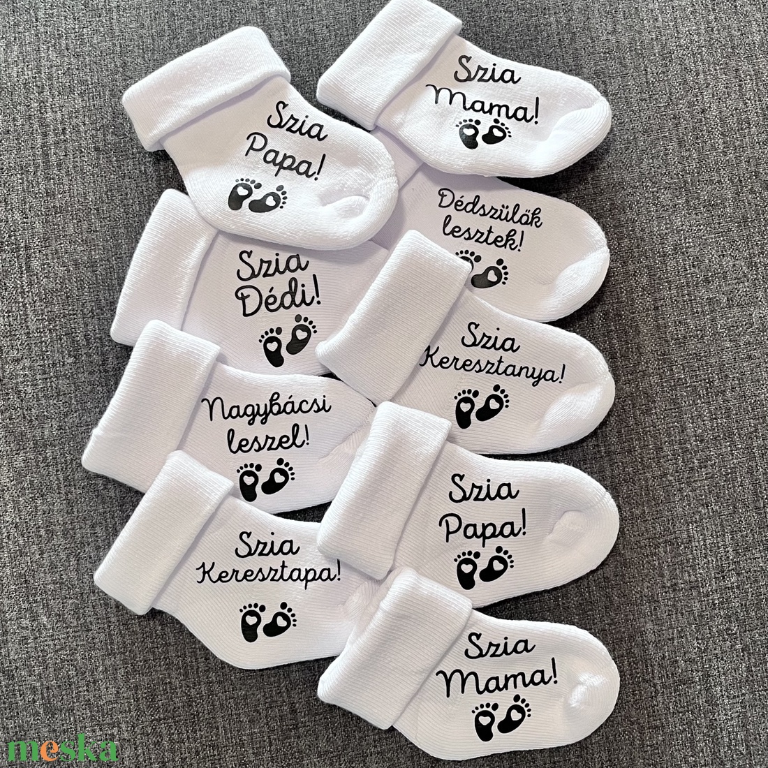 Baba bejelentő kis zokni - baba - mama - babaemlékek - bababejelentők - Meska.hu