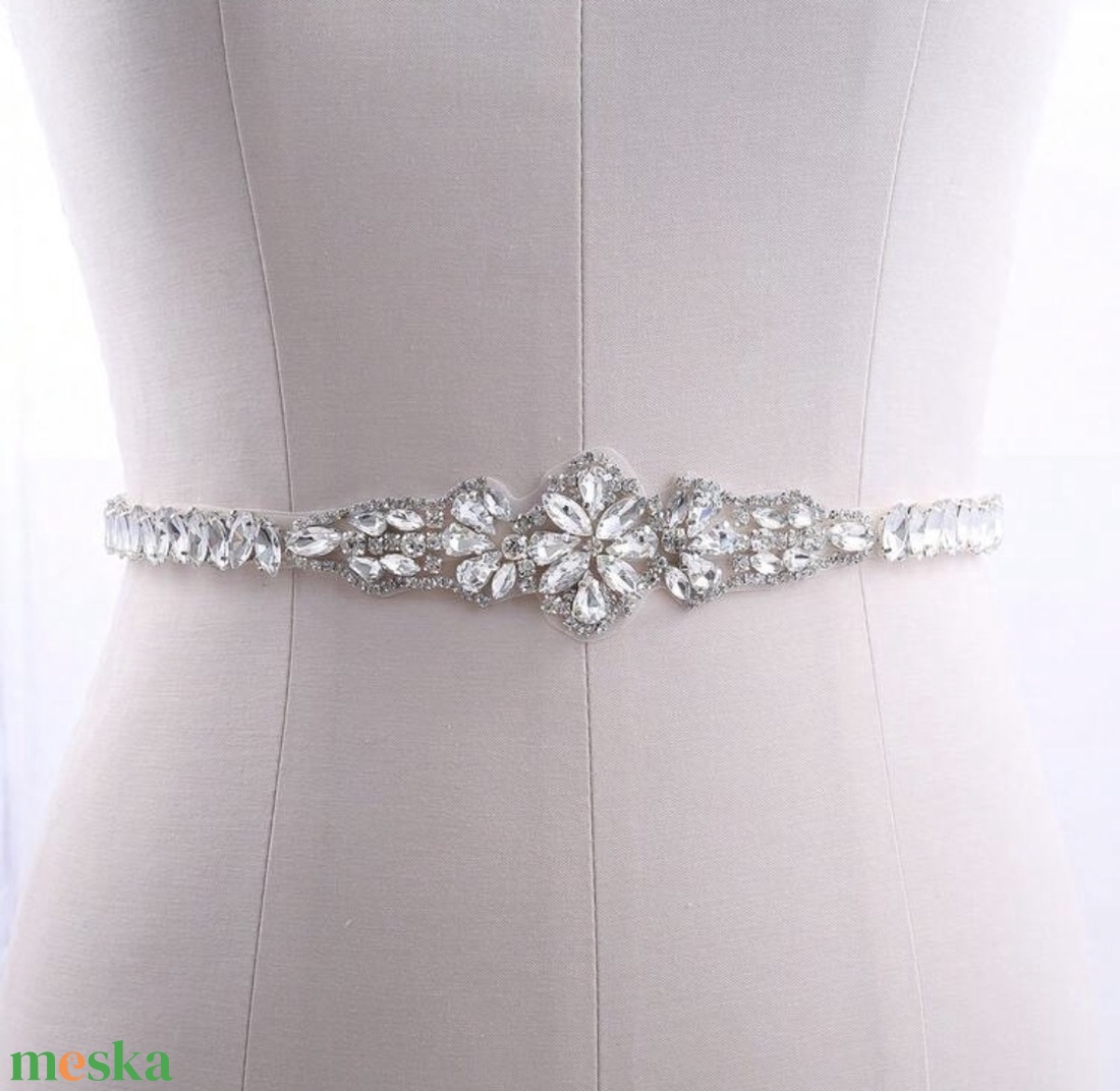 Menyasszonyi díszes, strasszos öv - esküvő - kiegészítők - öv & pánt - Meska.hu